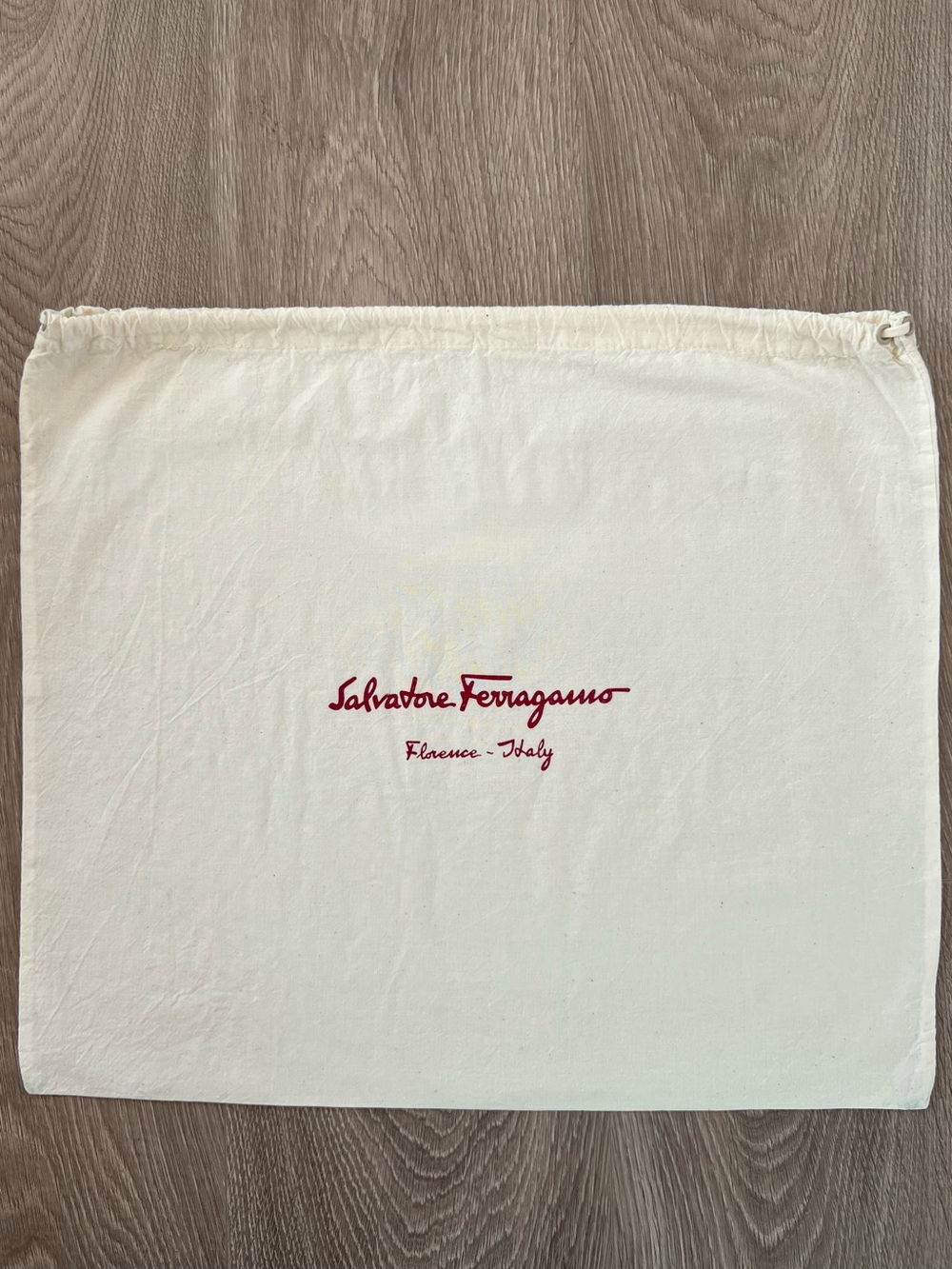 Ferragamo dust bag (C843)